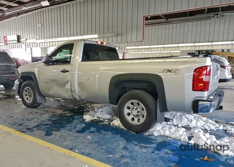 2011 Chevrolet Silverado K1500 z USA, uszkodzony, nr VIN 1GCNKPEX2BZ342899